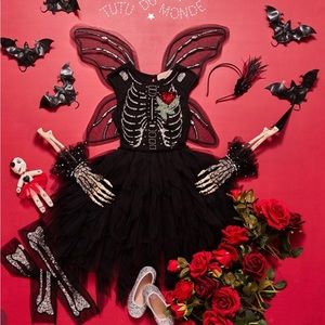 Tutu du monde Halloween skeleton 5-piece outfit 4-5.Price is firm!!!!!